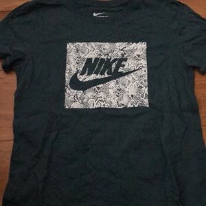 Nike t shirt